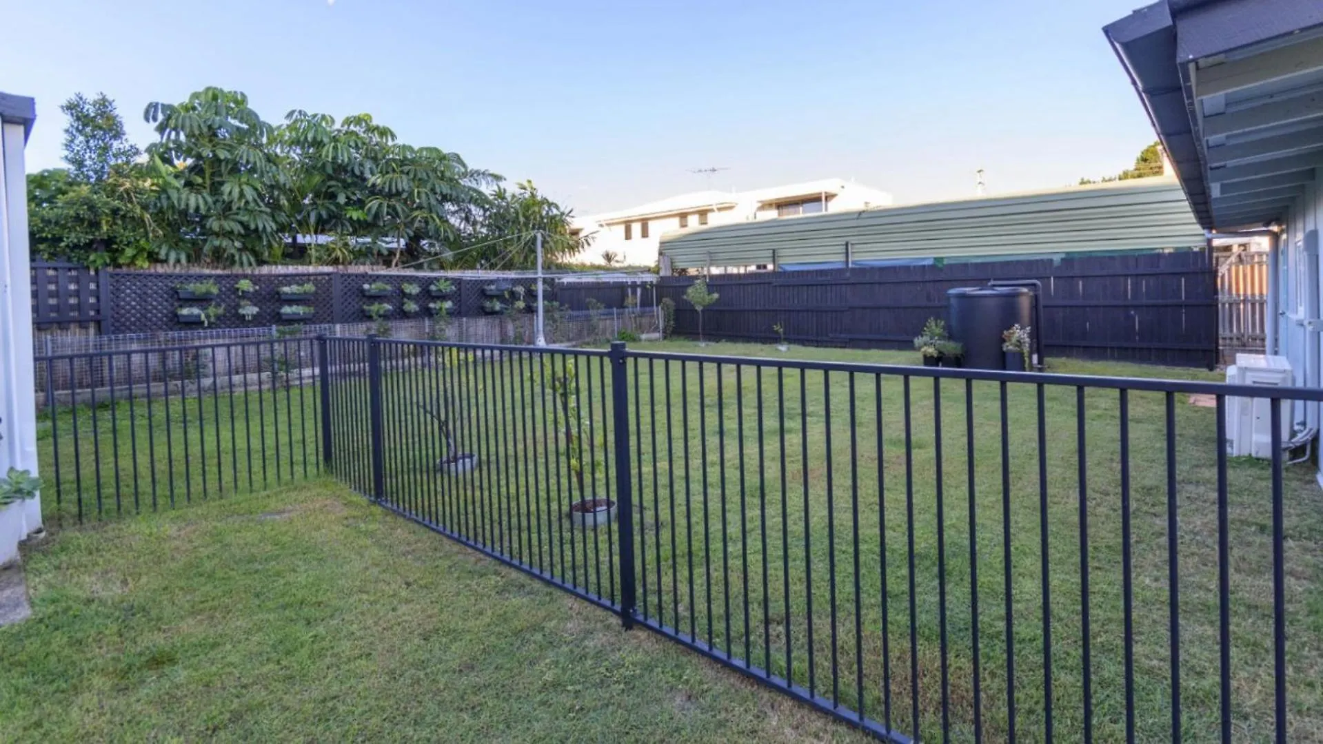 Close To Water, Restaurants And Clubs, Toorbul St, Bongaree Australien