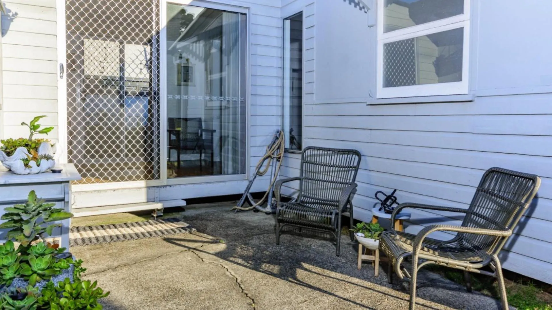 Close To Water, Restaurants And Clubs, Toorbul St, Bongaree